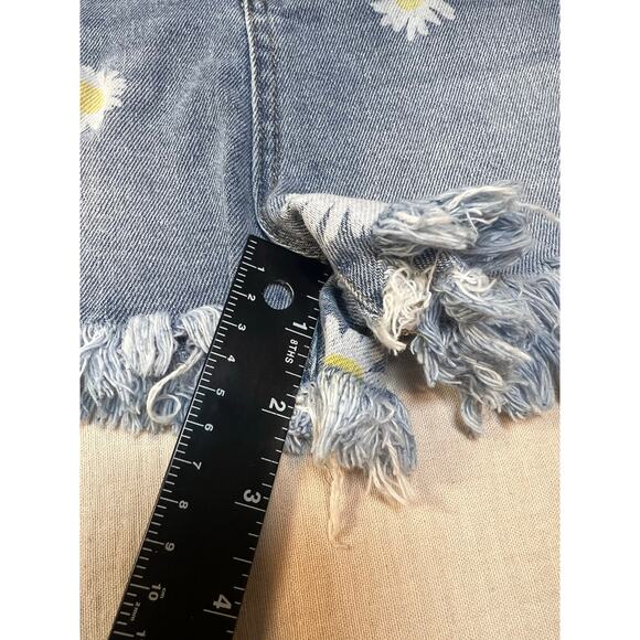 Daisy Cut‎ Of Shorts Stretchy Womans Size 13 Med To High Rise 99% Cotton - Picture 5 of 5